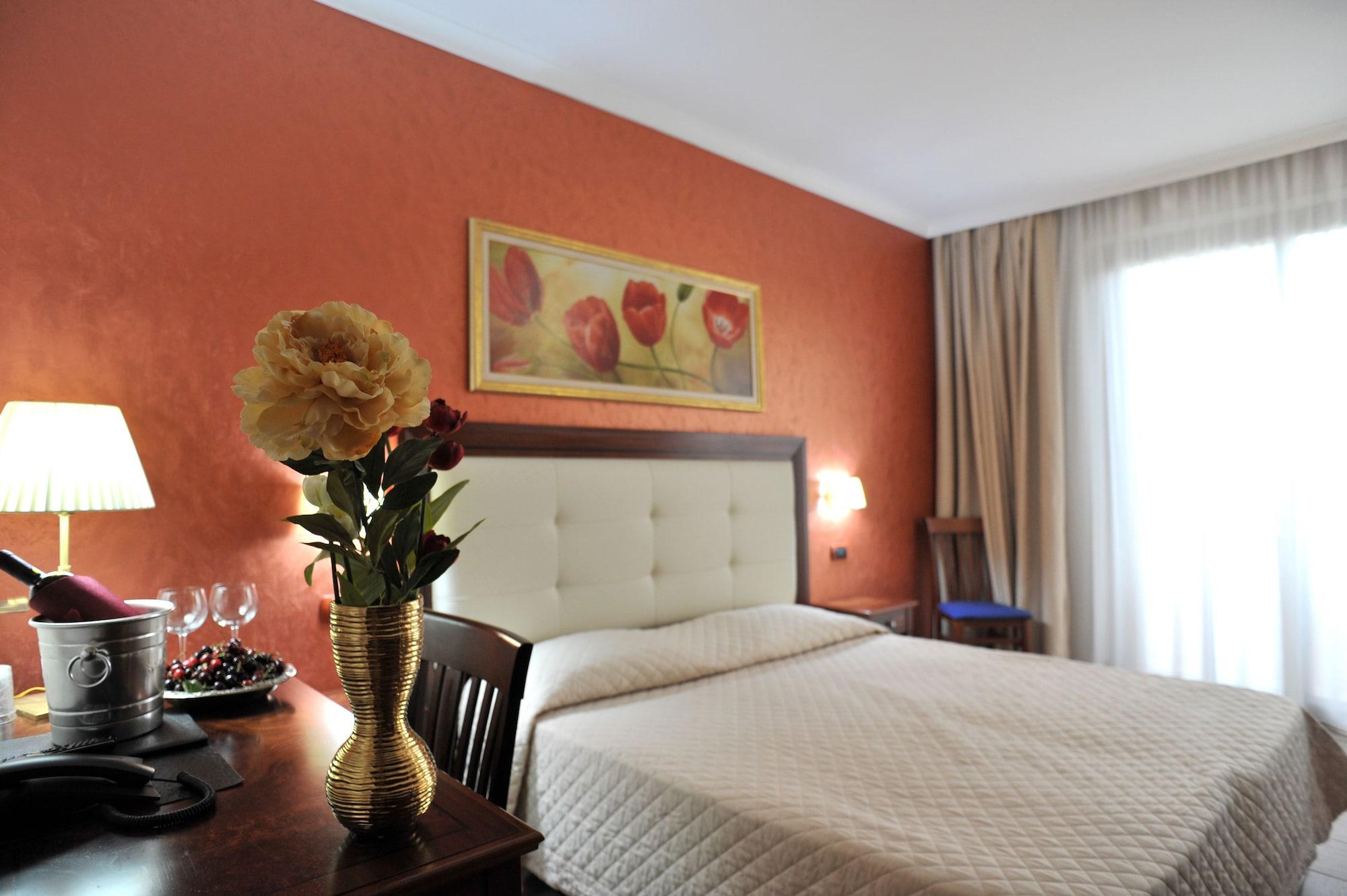 Hotel Flora 3*