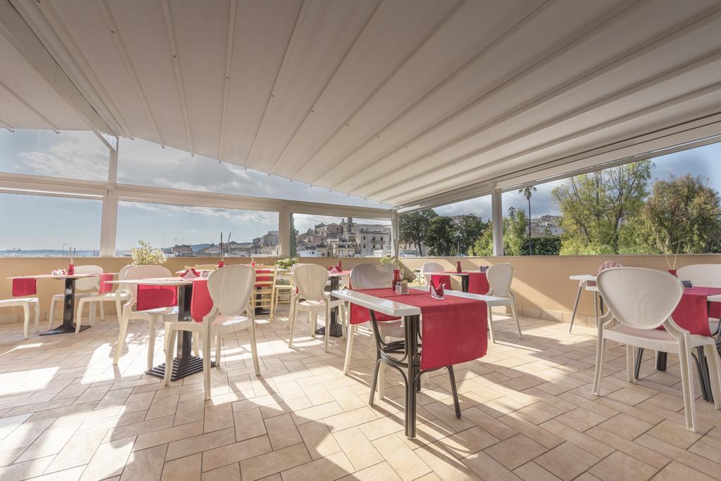 Flora Hotel 3*
