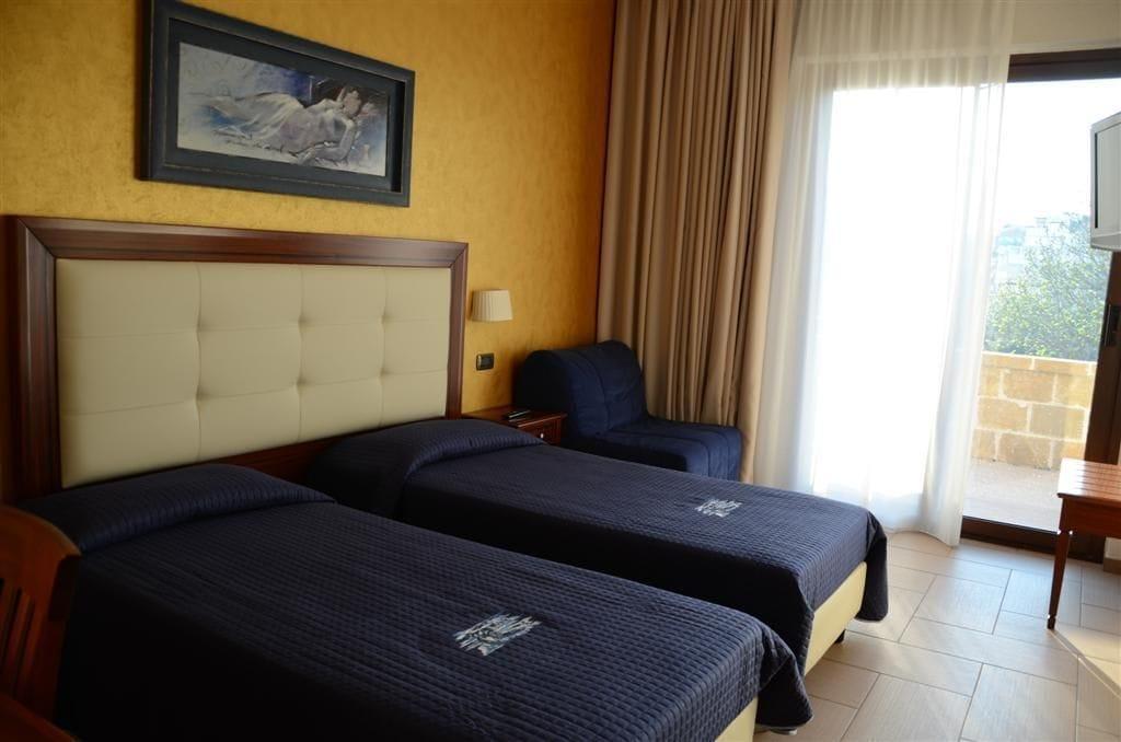 Flora Hotel 3*